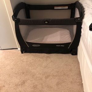 Graco Gray and white Pack'n Play